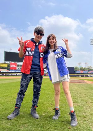 ▲夏宇童(右)現在與孫協志(左)穩定交往中。(圖/夏宇童臉書) ▲夏宇童(右)現在與孫協志(左)穩定交往中。(圖/夏宇童臉書)