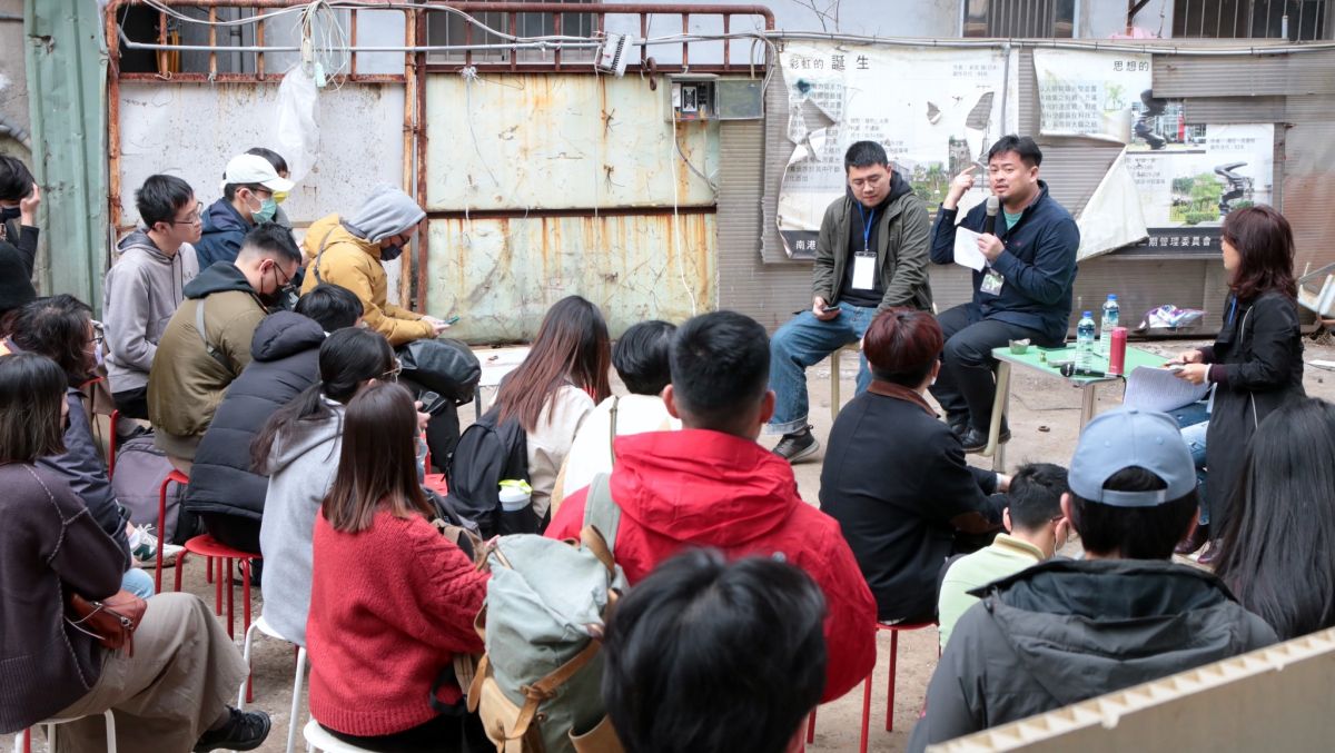 ▲萬華回收站遭檢舉停業，青年團體「五角拌」於4日舉辦展覽「在回收場消失之後」，並邀請民進黨立委洪申翰演講，探討都市中回收業的困境。（圖／洪申翰辦公室提供）