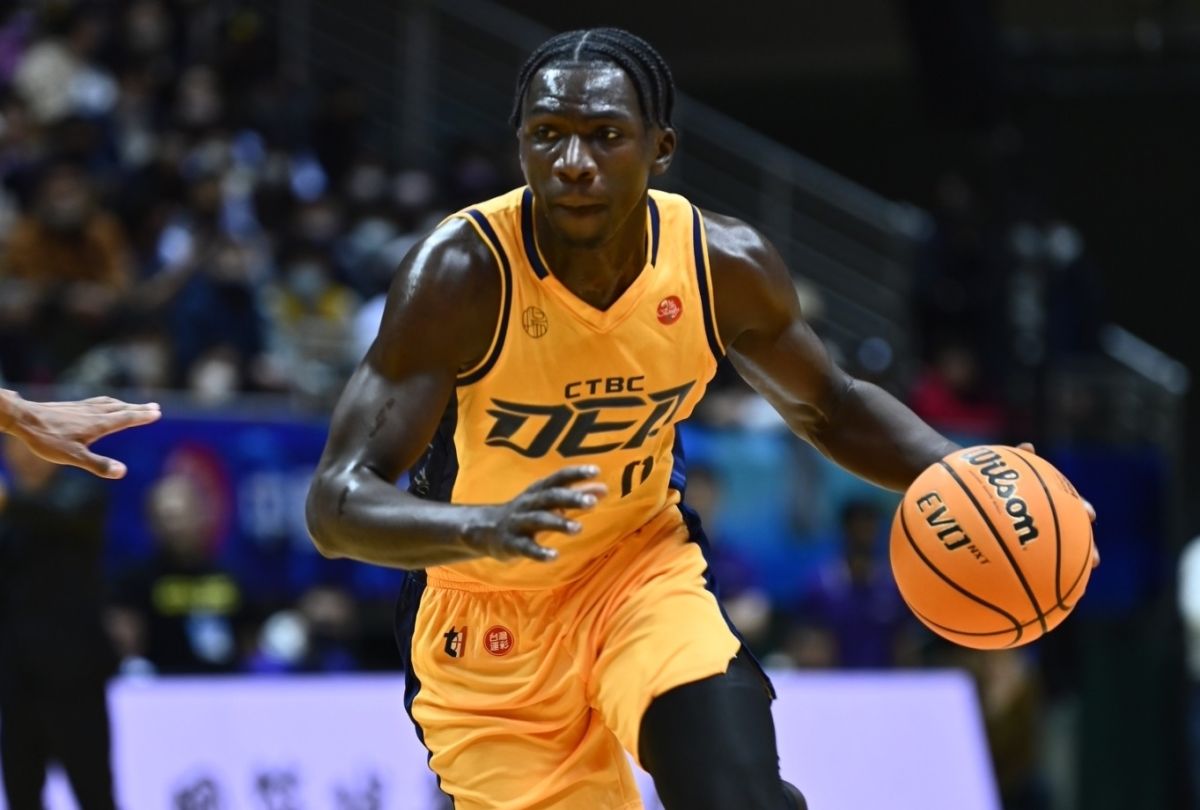 ▲阿巴西正式通過FIBA審核，未來可不須佔用歸化球員名額，以本土球員身份代表中華男籃參加國際賽事。（圖／中信球團提供）