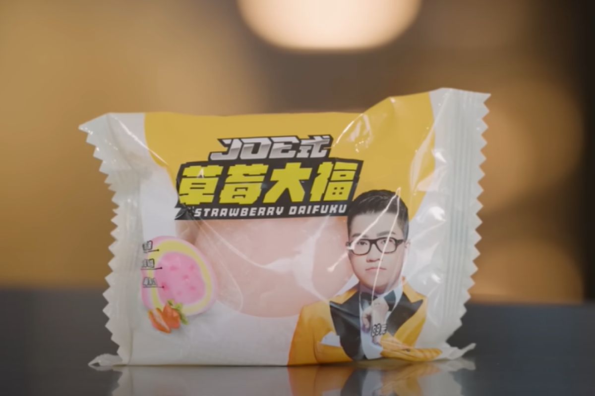 ▲營養師高敏敏發現Joeman聯名商品的草莓大福裡沒有草莓原型，以營養師角度來說，較讓人卻步。（圖／Youtube：Joeman） 