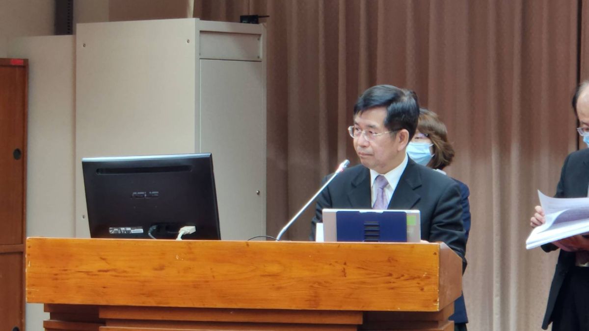 ▲關於立委提議獎勵推動大學「公私併」，教育部長潘文忠今（8）日表示，獎勵措施成效未必好。（圖／記者李琦瑋攝，2023.03.08）