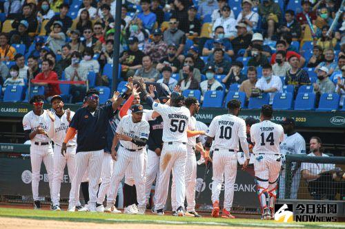 ▲上屆在台中洲際球場的小組賽中，荷蘭隊因敗給中華隊與義大利，最終在失分率計算下慘遭淘汰，寫下相隔三屆再度於小組賽打包回家的遺憾。（圖／記者葉政勳攝 , 2023.03.08）