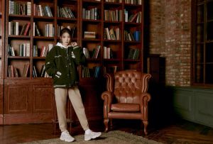 婦女節把自己當女神寵!adidas現折600元 NIKE兩件75折 ▲亞太區形象大使IU詮釋New Balance SDS系列服飾形象照。(圖/New Balance提供)