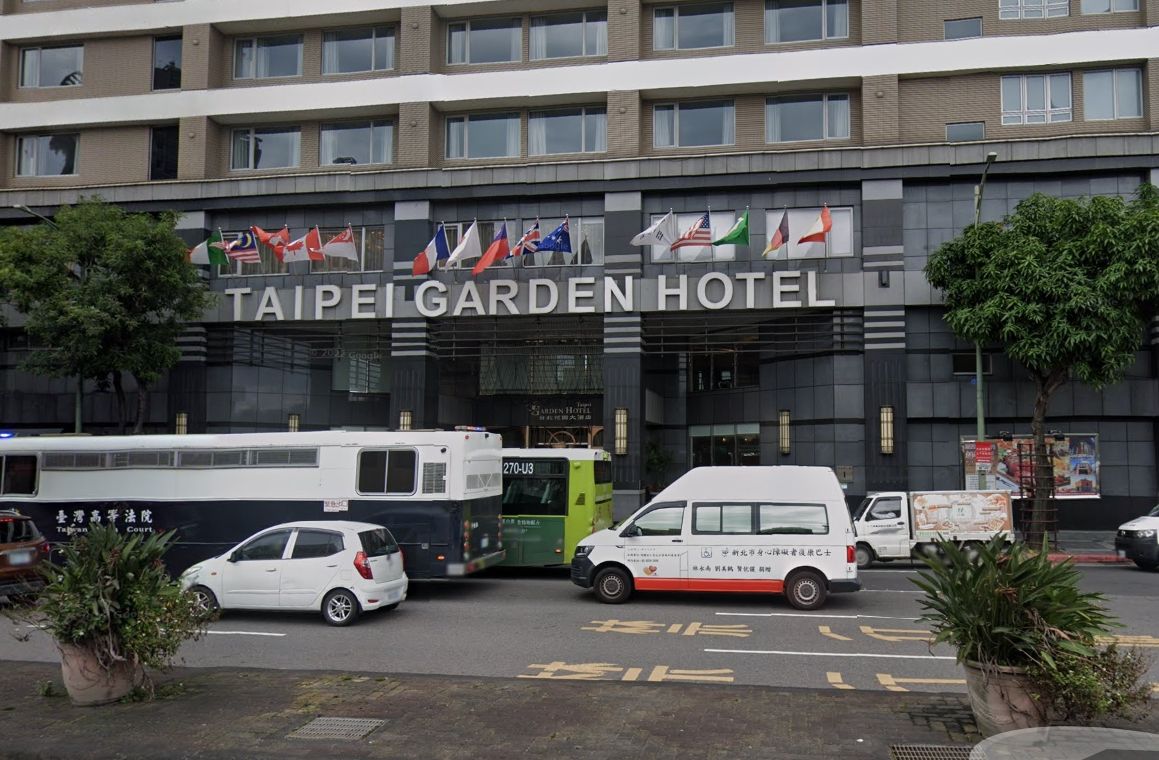 ▲天道盟太陽聯盟，今（8）晚在台北花園大酒店舉辦春酒晚宴，警方嚴陣以待。（圖／翻攝googlemap）