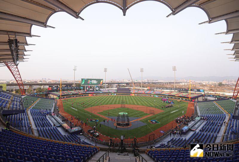▲WBC世界棒球經典賽開打，台灣再掀起一股棒球熱潮，而房市專家指出，「綠地空間」和「運動設施」兩大優勢，讓棒球常周圍成為熱門的購屋地點。（圖／記者葉政勳攝）