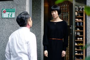 ▲《人選之人-造浪者》黃健瑋(左)攜手現實老婆蔡亘晏在劇中扮演夫妻,帶出職人日常中的家庭難題。(圖/Netflix) ▲《人選之人-造浪者》黃健瑋(左)攜手現實老婆蔡亘晏在劇中扮演夫妻,帶出職人日常中的家庭難題。(圖/Netflix)
