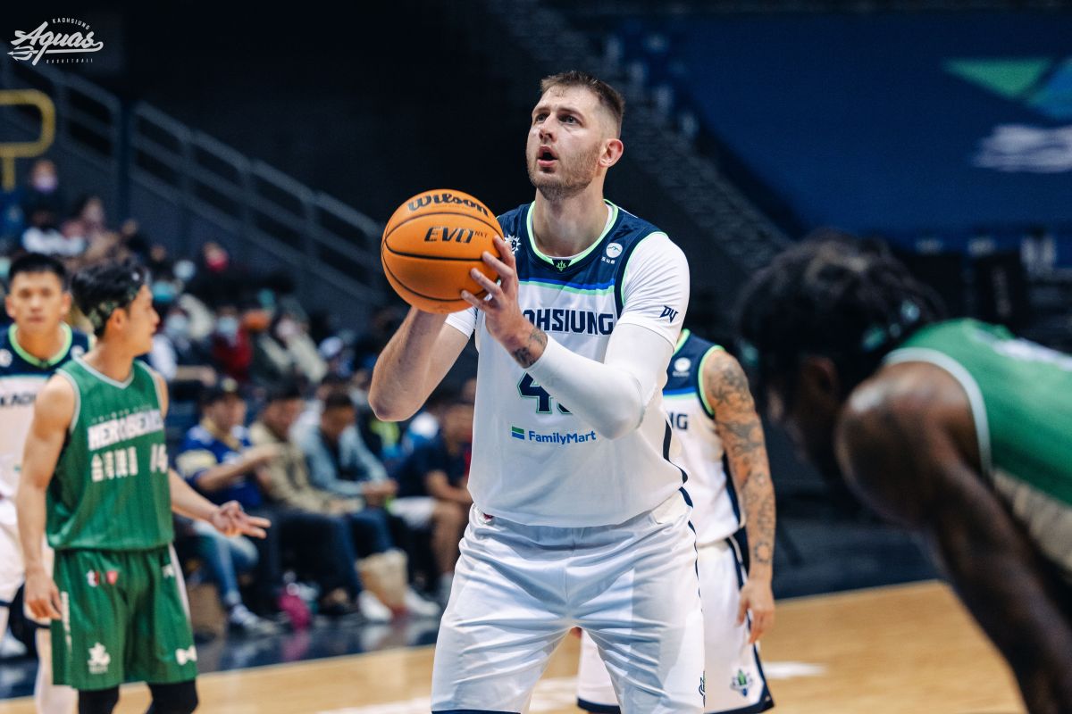 ▲海神外籍中鋒庫薩斯狂飆30分、18籃板。（圖／T1聯盟提供）