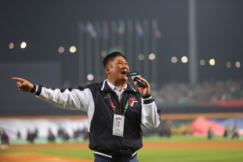 世界12強公布賽事在台北市大巨蛋　辜仲諒喊話：組成最強中華隊
