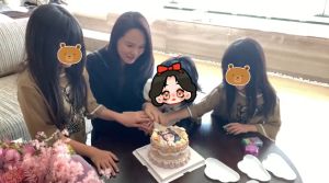 ▲伊能靜和女兒慶生。(圖/翻攝自伊能靜微博) ▲伊能靜和女兒慶生。(圖/翻攝自伊能靜微博)