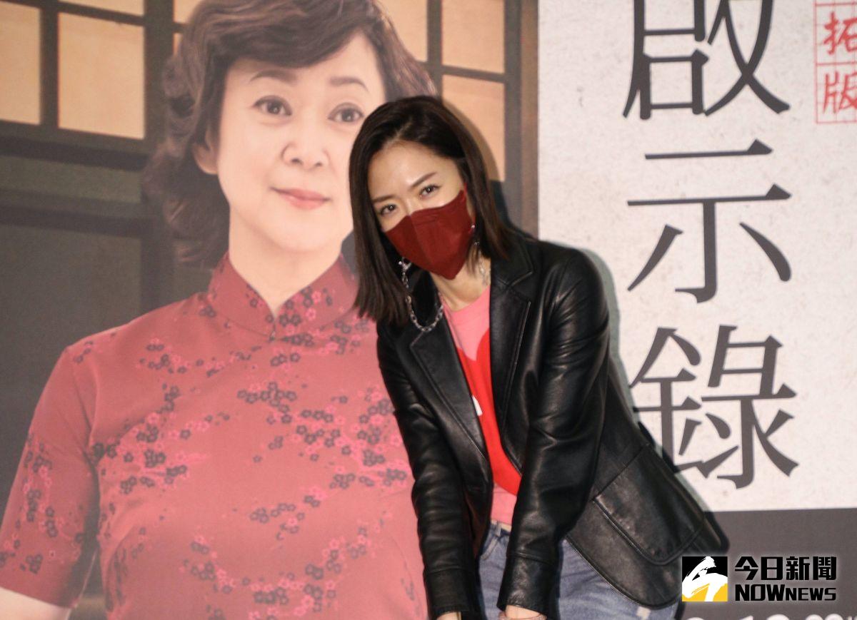 ▲楊千霈不慎跌倒血肉模糊，破相出席李國修《京戲啟示錄》首演。（圖／記者陳明中攝）