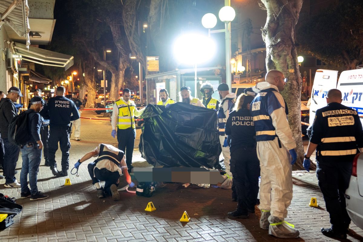 ▲以色列大城特拉維夫的街道上9日晚間傳出槍響，有3人中彈受傷，以色列警方表示這可能是一起「恐怖攻擊」。（圖／美聯社／達志影像）