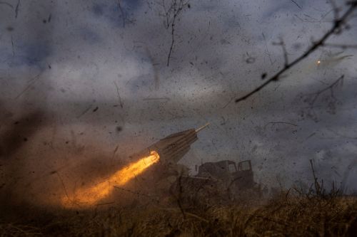 俄轟炸烏克蘭能源設施　烏軍稱襲擊克里米亞俄基地
