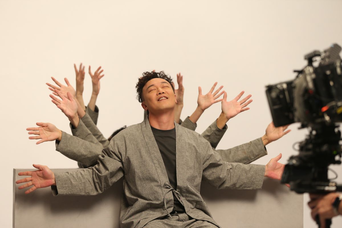 ▲陳奕迅推出新歌〈塵大師〉，分享心法吐「5字真言」。（圖／環球音樂提供）