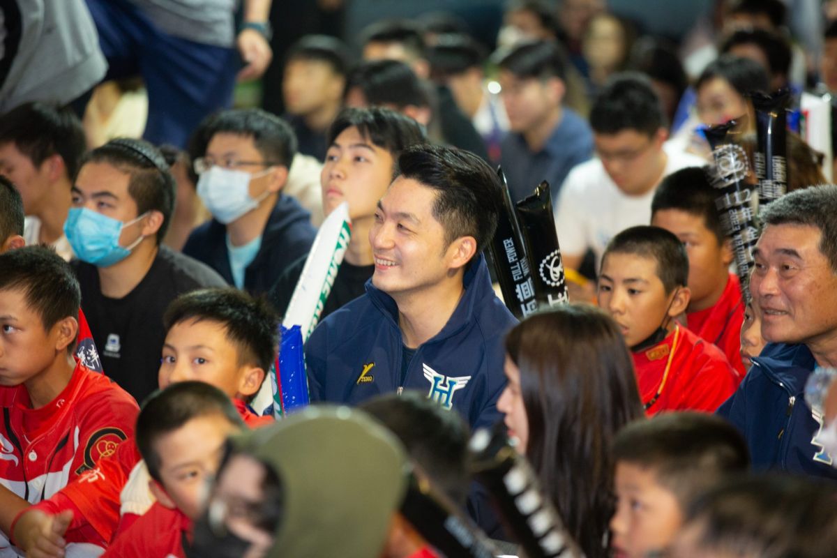 ▲台北市長蔣萬安出席經典賽直播派對，與千位民眾為中華隊加油。（圖／北市府提供）
