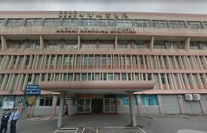 行車糾紛爆衝突!9煞持刀械棍棒輸贏 男遭砍傷丟包醫院