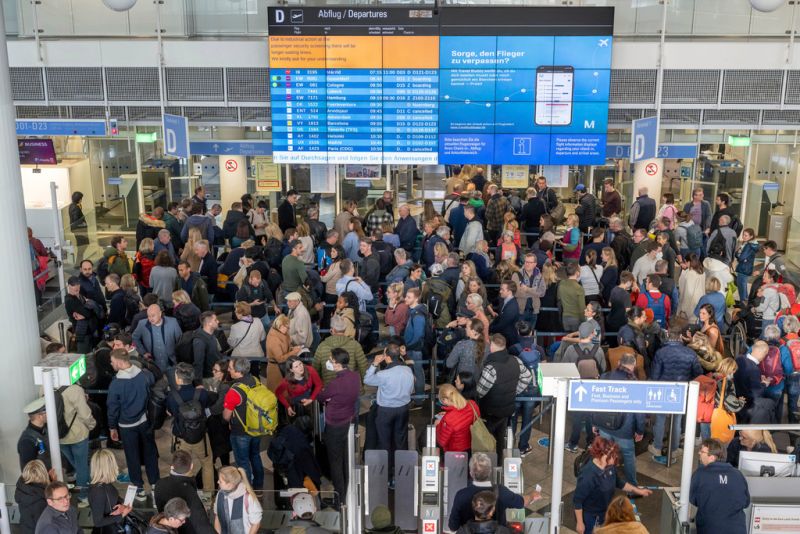 ▲德國4座機場的保安人員明天將進行24小時罷工，預計將造成351個航班取消。（圖／美聯社／達志影像）