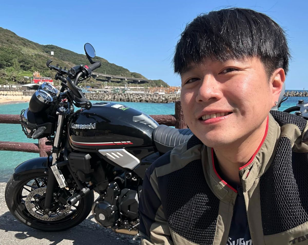 ▲男星李易昨日到台中洲際棒球場替中華隊加油，贏球後也開心宣布今（12）日早餐店要免費送荷包蛋。（圖／翻攝自李易臉書）