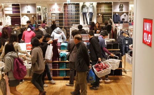 UNIQLO「3款服飾」半年銷量激增！海外遊客赴日搶購　2關鍵因素曝
