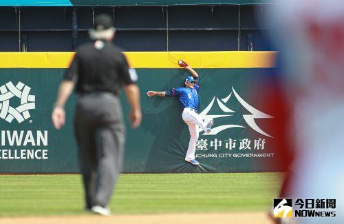 ▲林子偉在2023年經典賽以外野手身份登場，對古巴之役還演出精彩美技，將對手深遠的外野飛球接殺出局。（圖／記者葉政勳攝 , 2023.03.12）