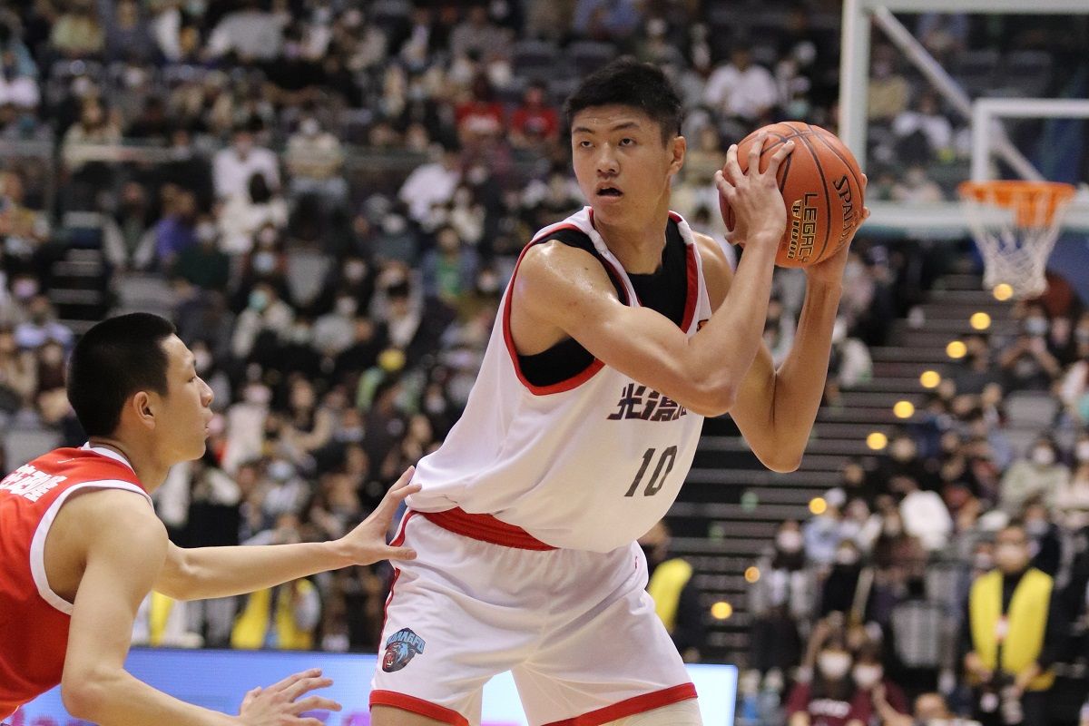 ▲光復高中當家中鋒鄭名斈。（圖／高中體總提供）