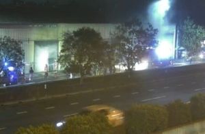 機車鋰電池短路！台南工廠深夜驚傳火災　警消馳援搶救
