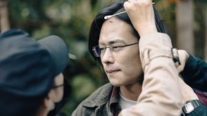 ▲夏騰宏拍《模仿犯》撞破頭，開玩笑稱「是條漢子」不喊痛。（圖／Netflix）