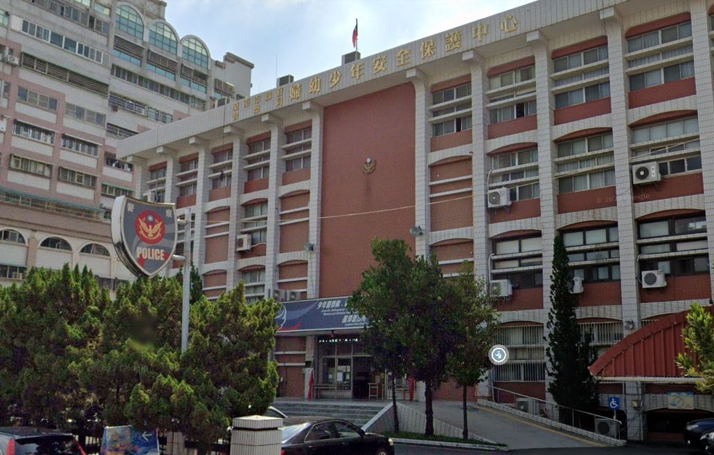 ▲婦幼警察隊一名陳姓男警，今（14）日上午7時許，突然在駐地槍械室舉槍自戕。（圖／翻攝google地圖）