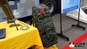 ▲台版「彈簧刀」無人機可放入背包，由單兵攜帶。（圖／記者呂炯昌攝，2023.03.14）