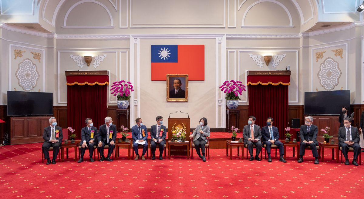 ▲蔡英文接見「第24屆國家建築金質獎及第19屆國家品牌玉山獎得獎代表」。（圖／總統府提供）