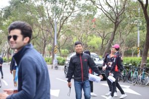 中華隊教練陳建良(中)決定臨時換隊車,意外收到奇效。教練提供 ▲中華隊教練陳建良(中)決定臨時換隊車,意外收到奇效。教練提供