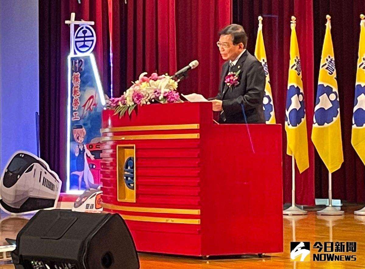 ▲交通部長王國材表示，轉型離職潮內部評估離職的人數不會那麼多，會隨時調整人力因應措施。（圖／記者黃仁杰攝,2023.3.15）