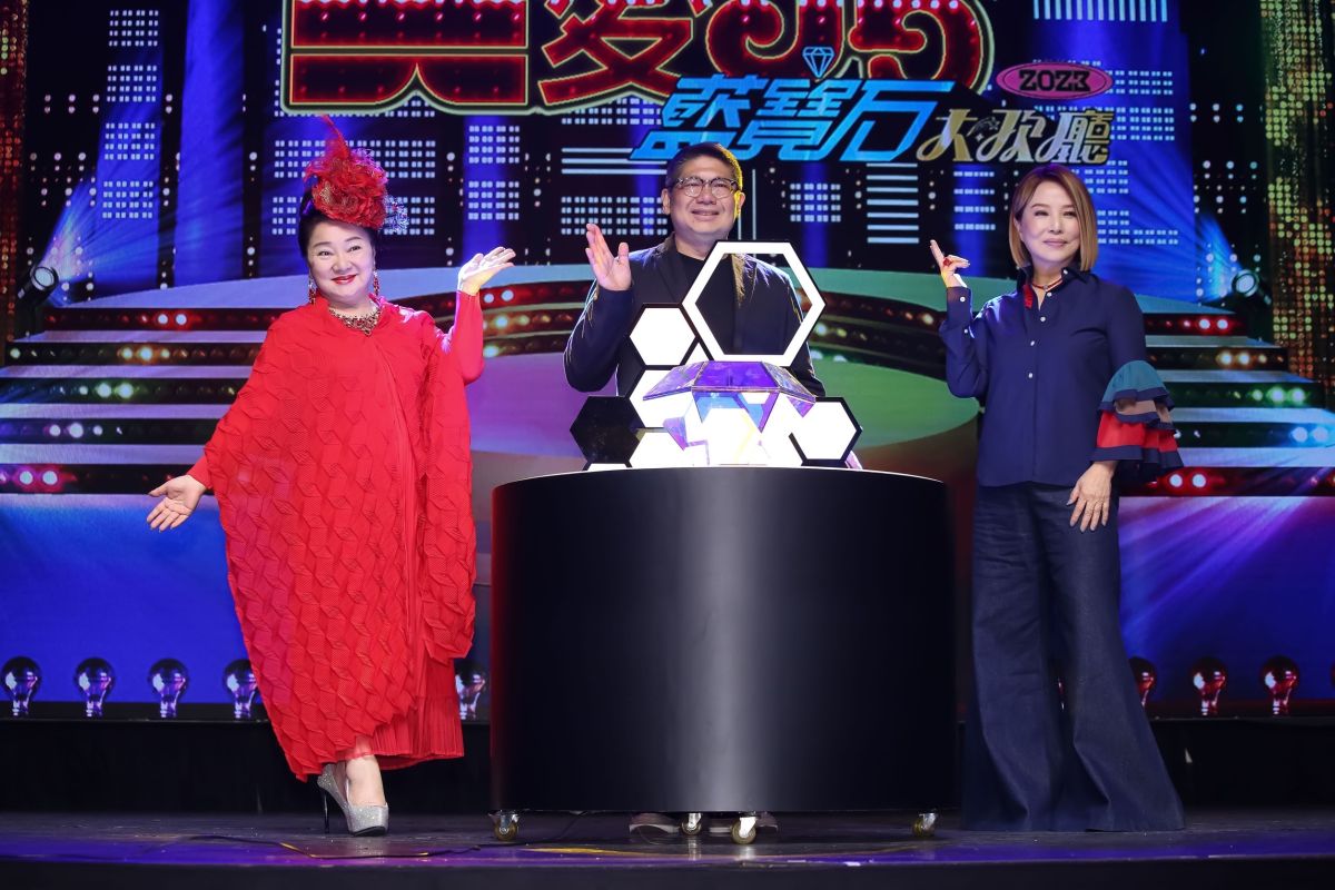 ▲白冰冰（左）罕見曝光費玉清近況。（圖／高雄流行音樂中心提供）