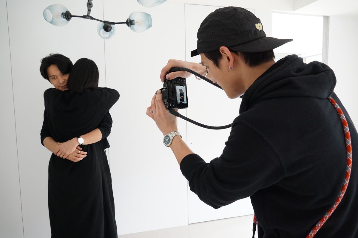 ▲姚淳耀（左）砸2000萬買婚房，與交往11年的老婆登記結婚。（圖／青春期）