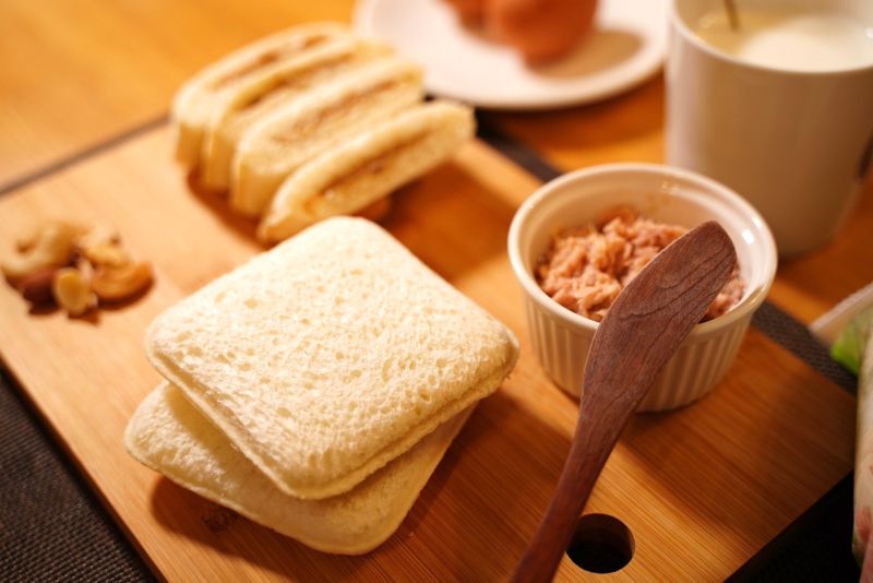▲鮪魚三明治是早餐或家庭料理中常出現的菜單之一。（圖/NOWnews攝）
