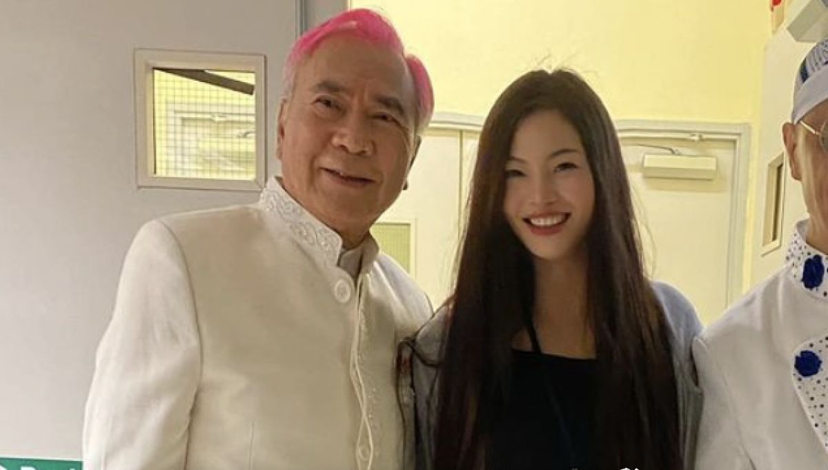 ▲72歲李龍基與女友Chris Wong交往多年，兩人雖相差36歲，但這段「祖孫戀」相當穩定。（圖／翻攝自IG＠chrisart1017）