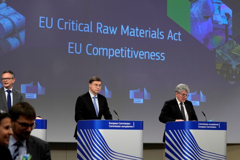 ▲歐盟執委會16日公布關鍵原料法案要點，目標之一是將每年來自單一國家的關鍵原料占比降至65%以下。（圖／美聯社／達志影像）
