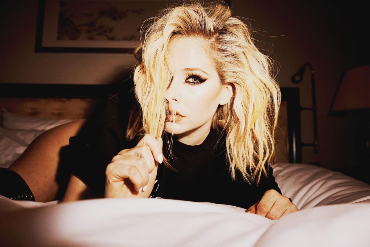 ▲艾薇兒疑似無縫接軌新男友，惹得前未婚夫Mod Sun的好友不滿怒嗆。（圖／翻攝艾薇兒IG）