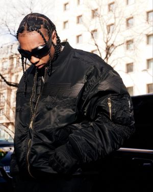 艾薇兒的新歡是小5歲的嘻哈個手Tyga。(圖/翻攝艾薇兒IG、Tyga IG) ▲艾薇兒的新歡是小5歲的嘻哈個手Tyga。(圖/翻攝艾薇兒IG、Tyga IG)