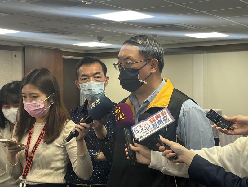 ▲消保處簡任消保官王德明表示,衛福部會強化源頭管理,並持續市場稽查輔導改善。(圖/記者鍾怡婷攝)