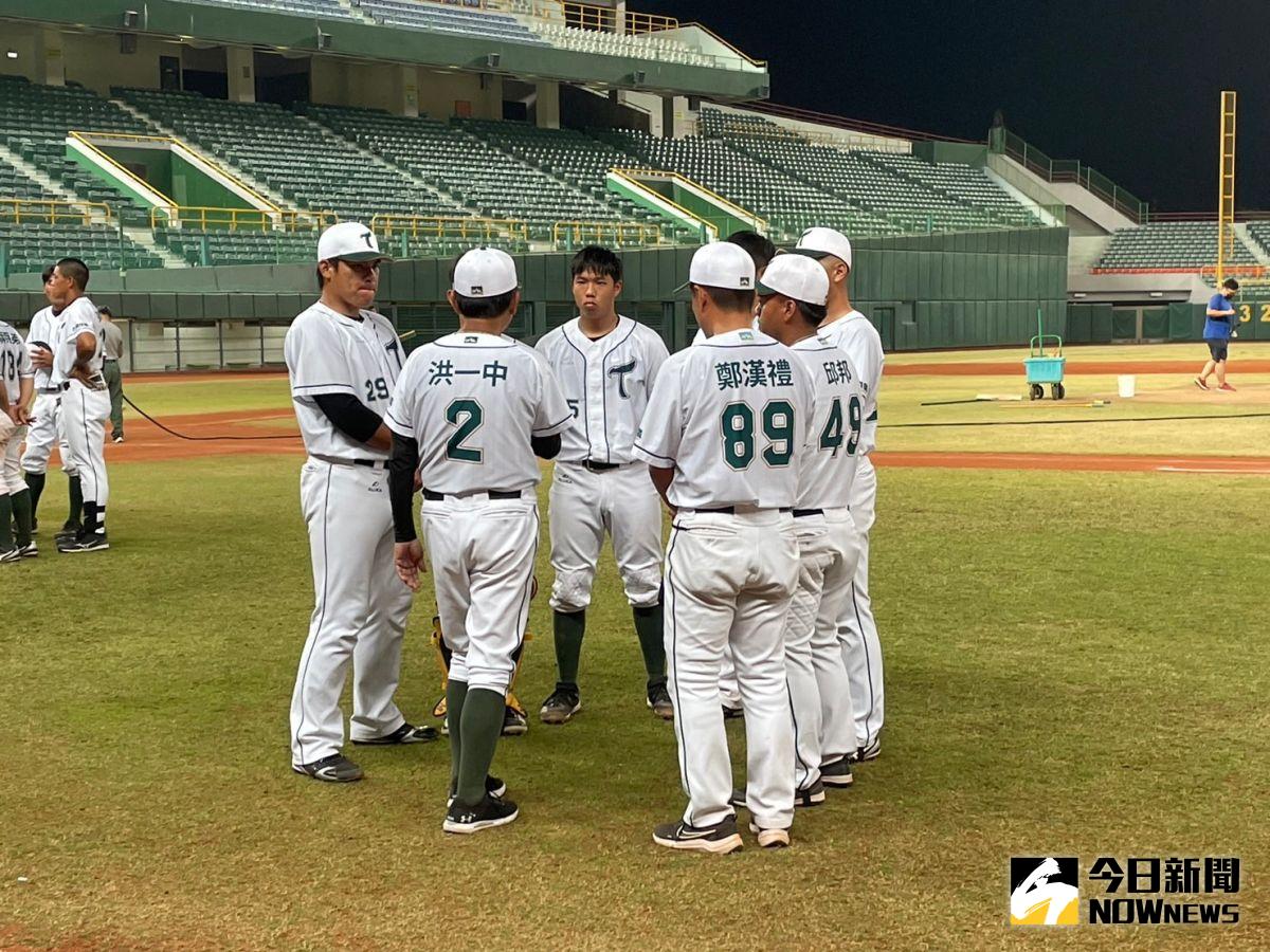 ▲台鋼雄鷹洪一中總教練。（圖／吳政紘攝）