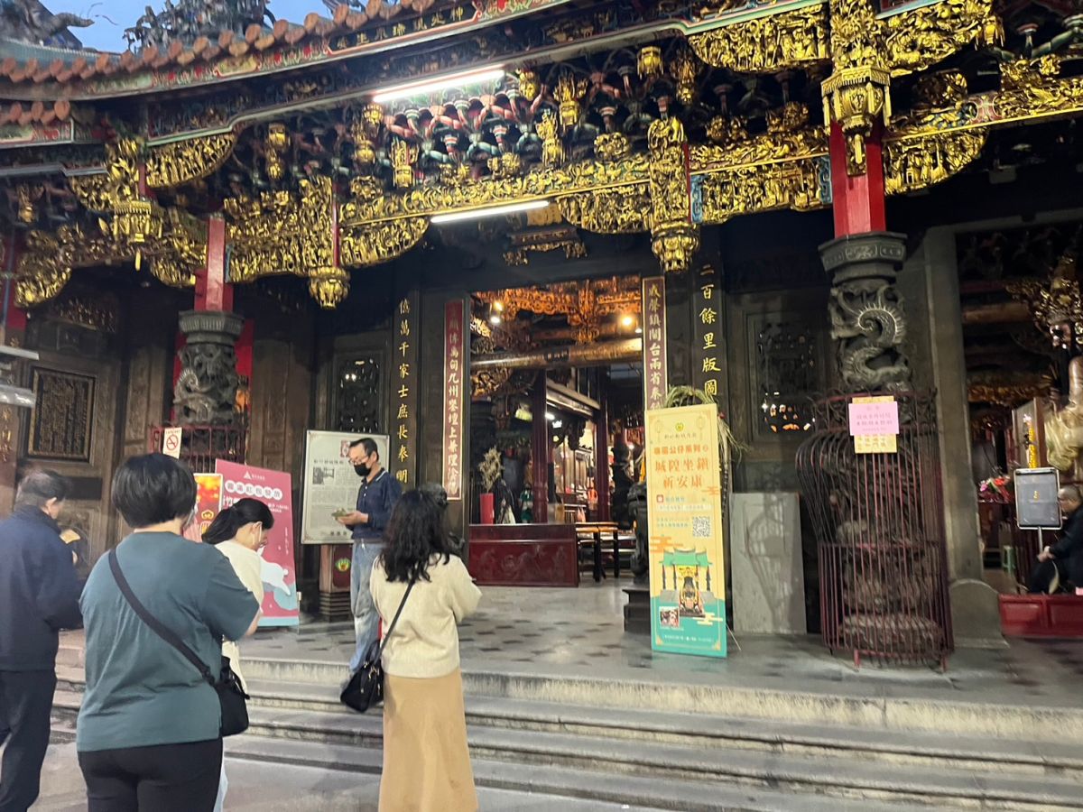 ▲過年期間不少民眾會到廟裡祈求好運勢，不過命理專家楊登嵙老師也提醒，去廟裡拜拜要注意4大禁忌。（圖／記者鍾怡婷攝）