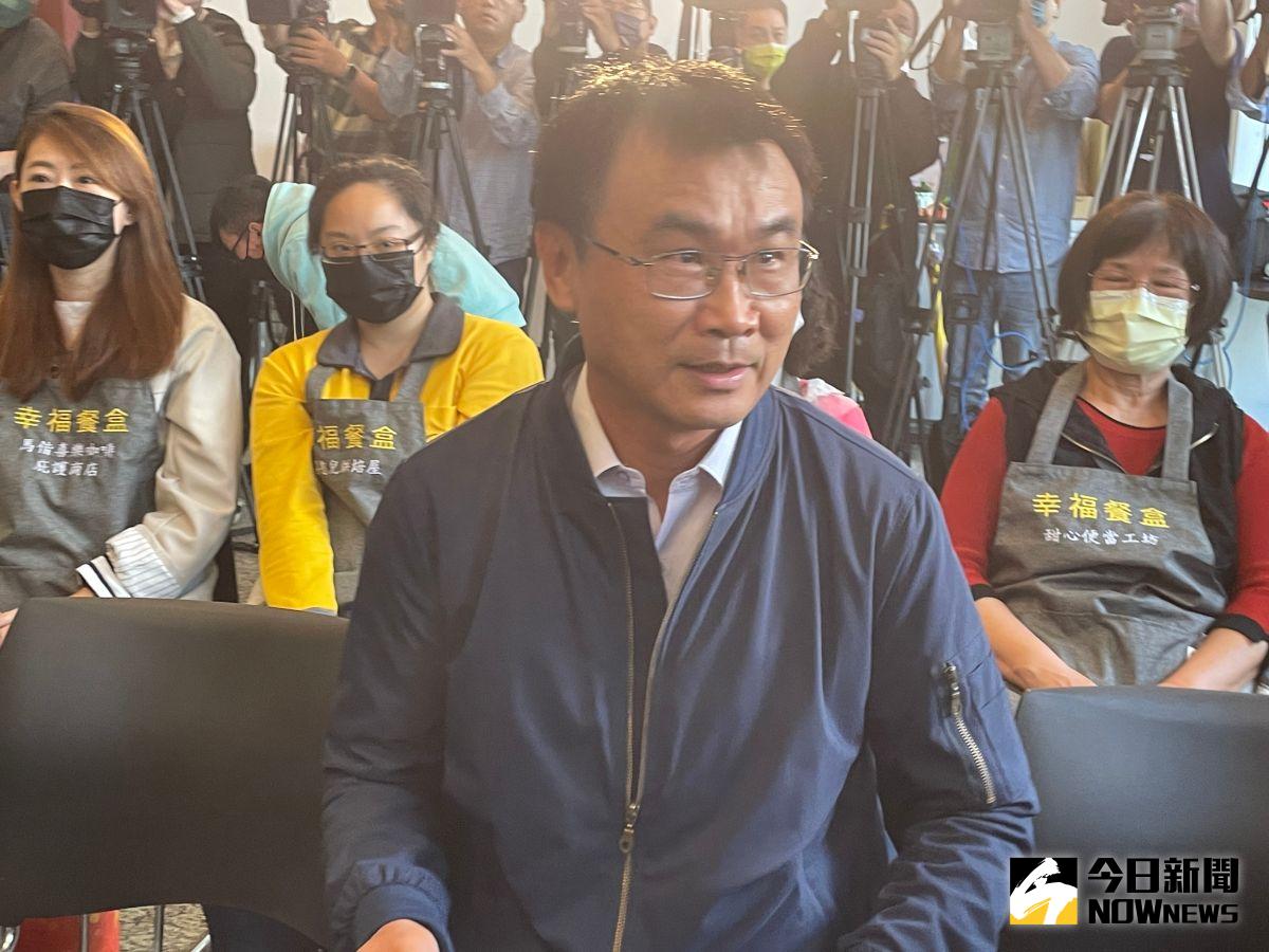 ▲農委會主委陳吉仲今（20）日出席「國產食材60元幸福餐盒開賣記者會」並受訪表示，休市是假議題，對於這樣造成造成恐慌的行為「無法接受」。（圖／記者黃仁杰攝,2023.03.20）