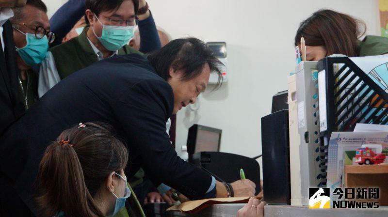 ▲台北市議員王世堅登記參選民進黨士林、大同區立委初選。（圖／記者呂炯昌攝，2023.03.20）