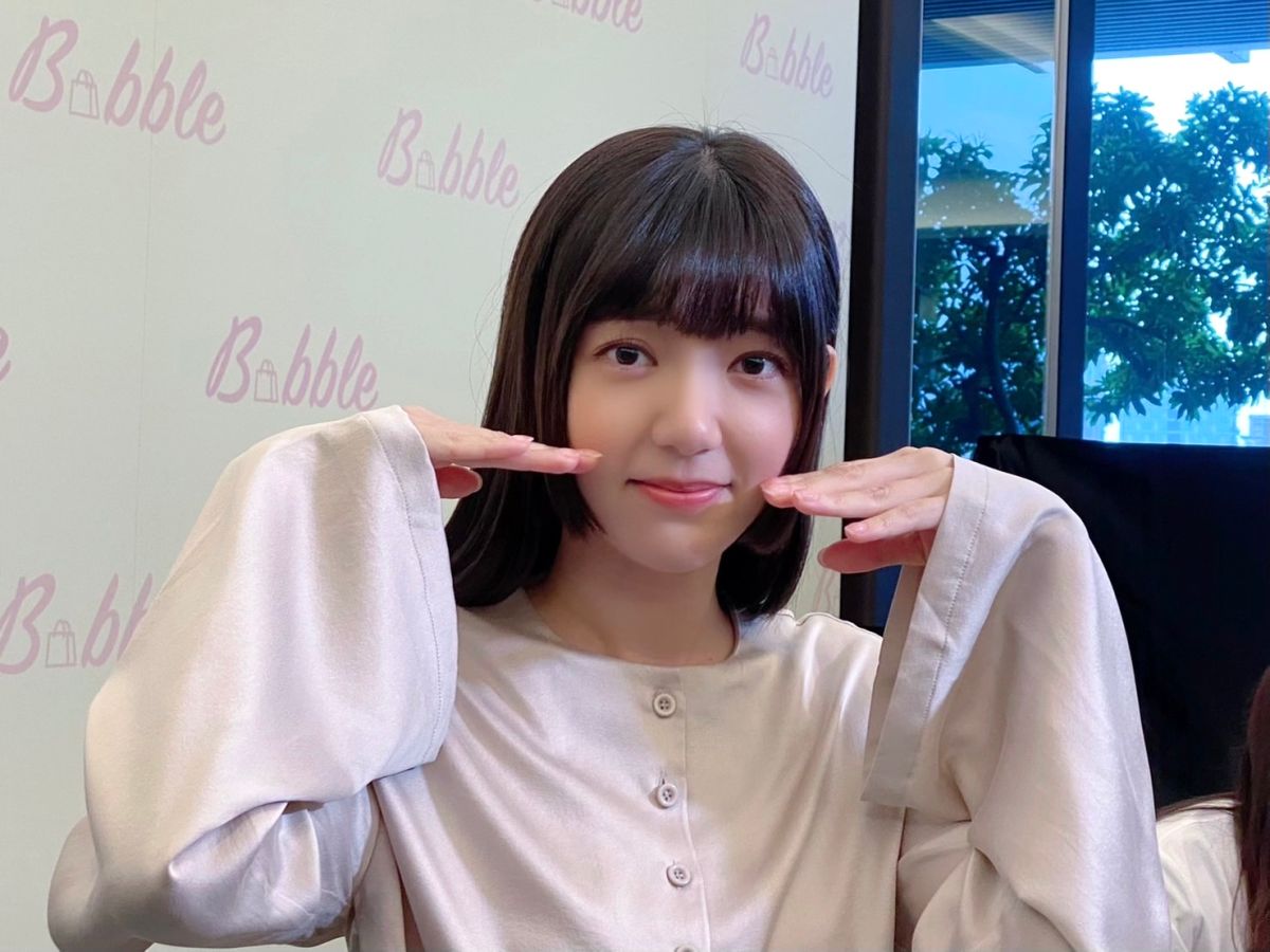 ▲郭雪芙頂著逆齡公主切髮型、穿上女神款兩截式洋裝，代言新加坡電商平台Bubble，透露平常消費有8成都是網購，預防詐騙除了參考評價，最常問助理或經紀人意見。會不會問蔡凡熙？秒回「他也不懂啦」。（圖／記者蕭涵云攝）