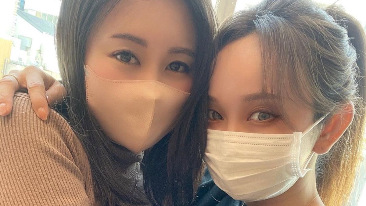 ▲麻衣（左）突然翻到23年前的舊日記，分享與好友愛紗（右）的點點滴滴，結果徹底逼哭對方，展現多年以來的革命情感。（圖／翻攝麻衣IG）