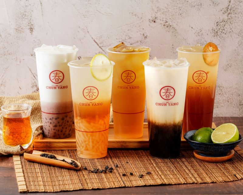 ▲春陽茶事推出春分優惠，3月20日晚間8時前，全品項大杯買一送一。（圖／春陽茶事提供）