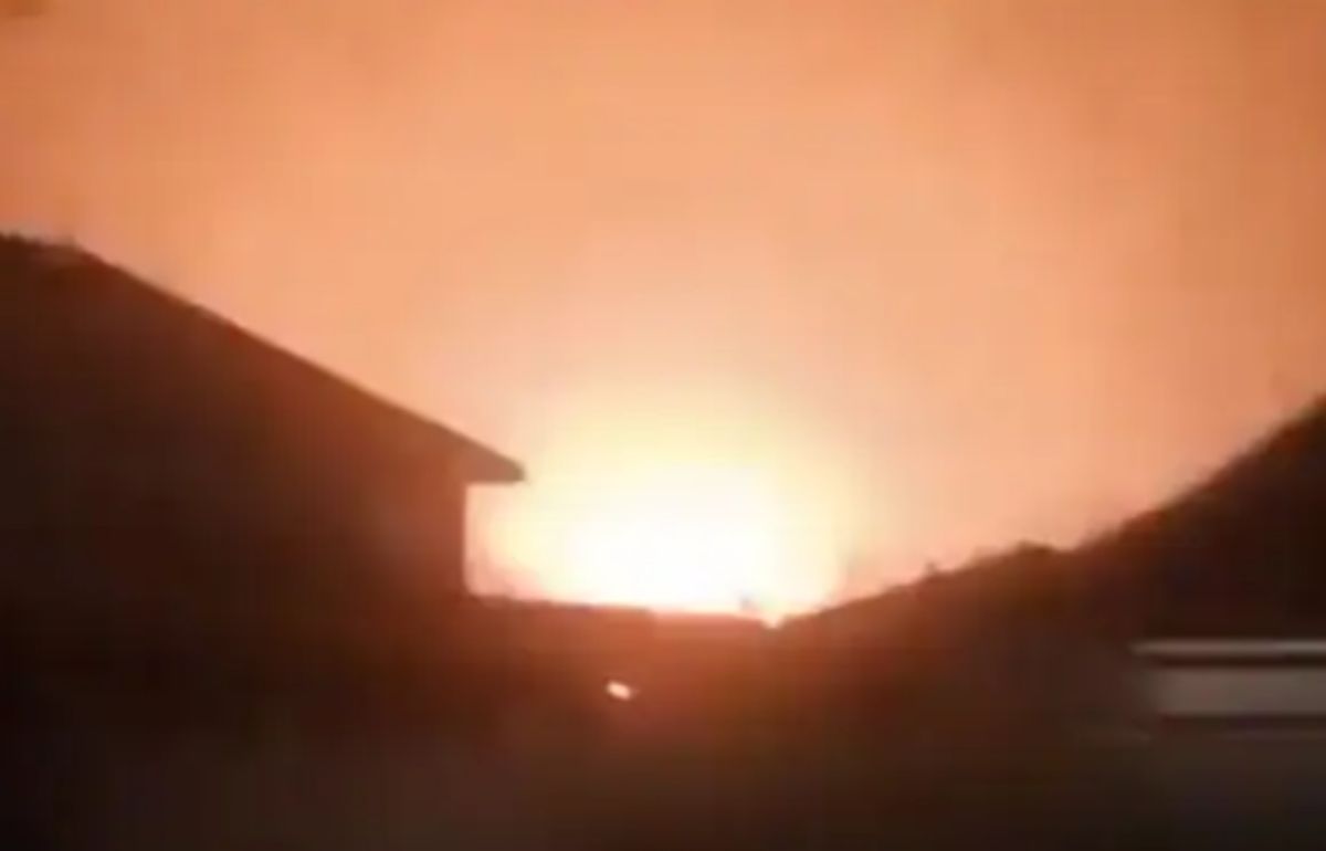 ▲克里米亞（Crimea）半島北部贊科伊（Dzhankoi）發生爆炸，摧毀了原本要供俄羅斯黑海艦隊使用的俄國巡弋飛彈。（圖／翻攝自每日電訊報）