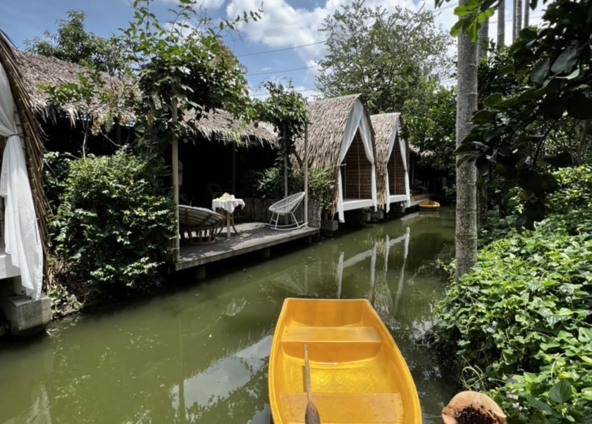 ▲泰國網美咖啡廳推出泛舟娛樂服務。（圖／aftertherainshop臉書專頁）