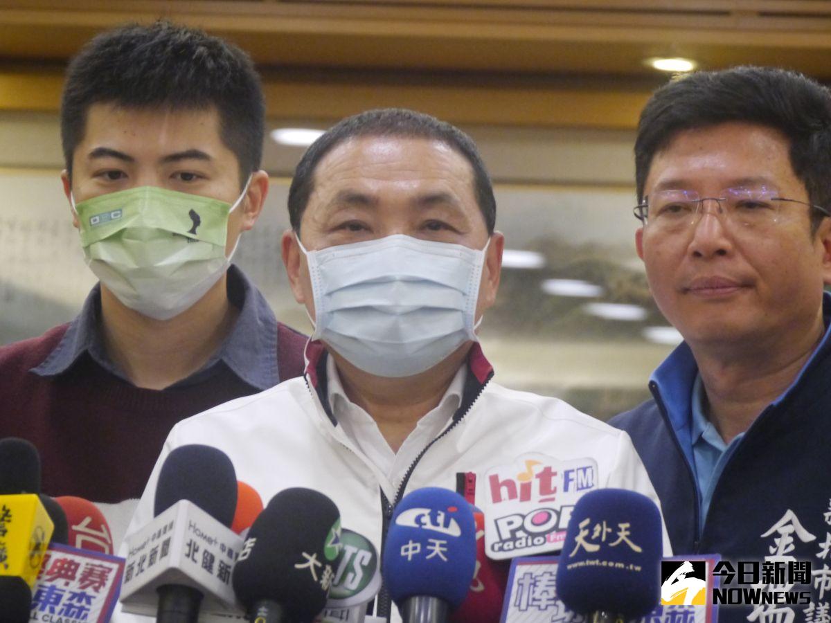 ▲對於是否要加入國民黨2024大選提名委員會，侯友宜受訪說對台灣好！「義無反顧」。（圖 ／記者吳嘉億攝，2023.03.21）