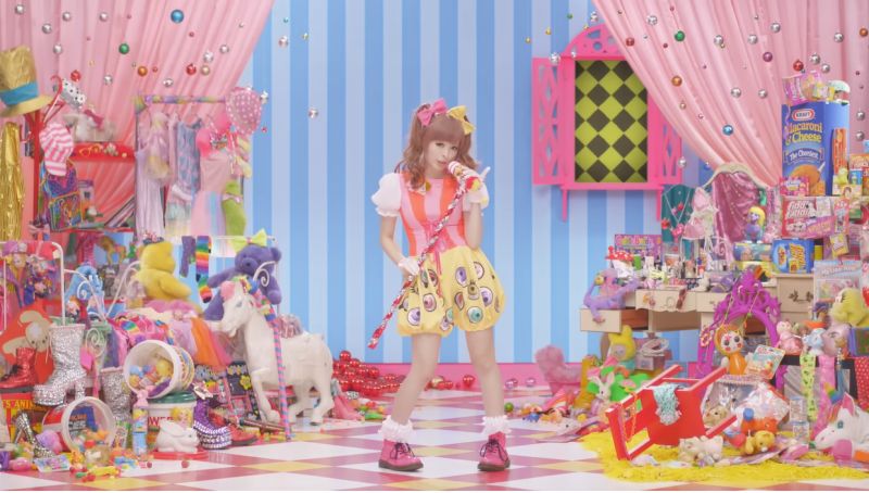 ▲卡莉怪妞的首支單曲《PONPONPON》MV點閱率破1.9億次。(圖/翻攝自卡莉怪妞推特)